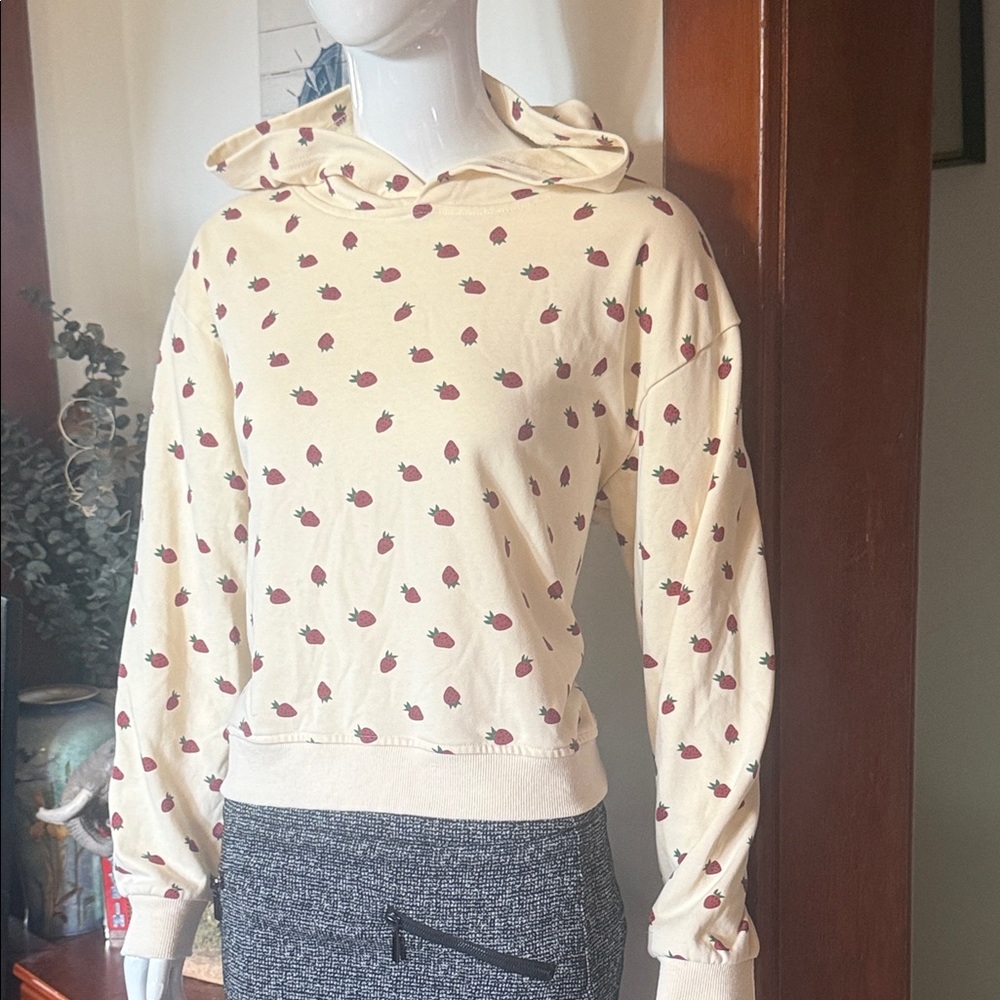 L.A. Soul size m, 100% cotton Cream Strawberry-Print Hooded Women's Top